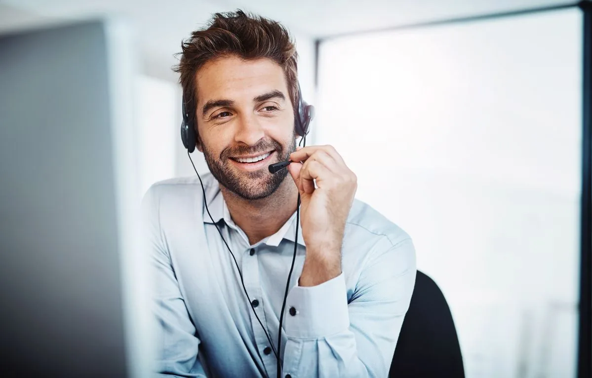 Support specialist speaking with a customer